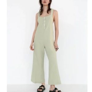 Zara overall Jumpsuit Long Cotton Size Large Color Green 2 pocket flare legs